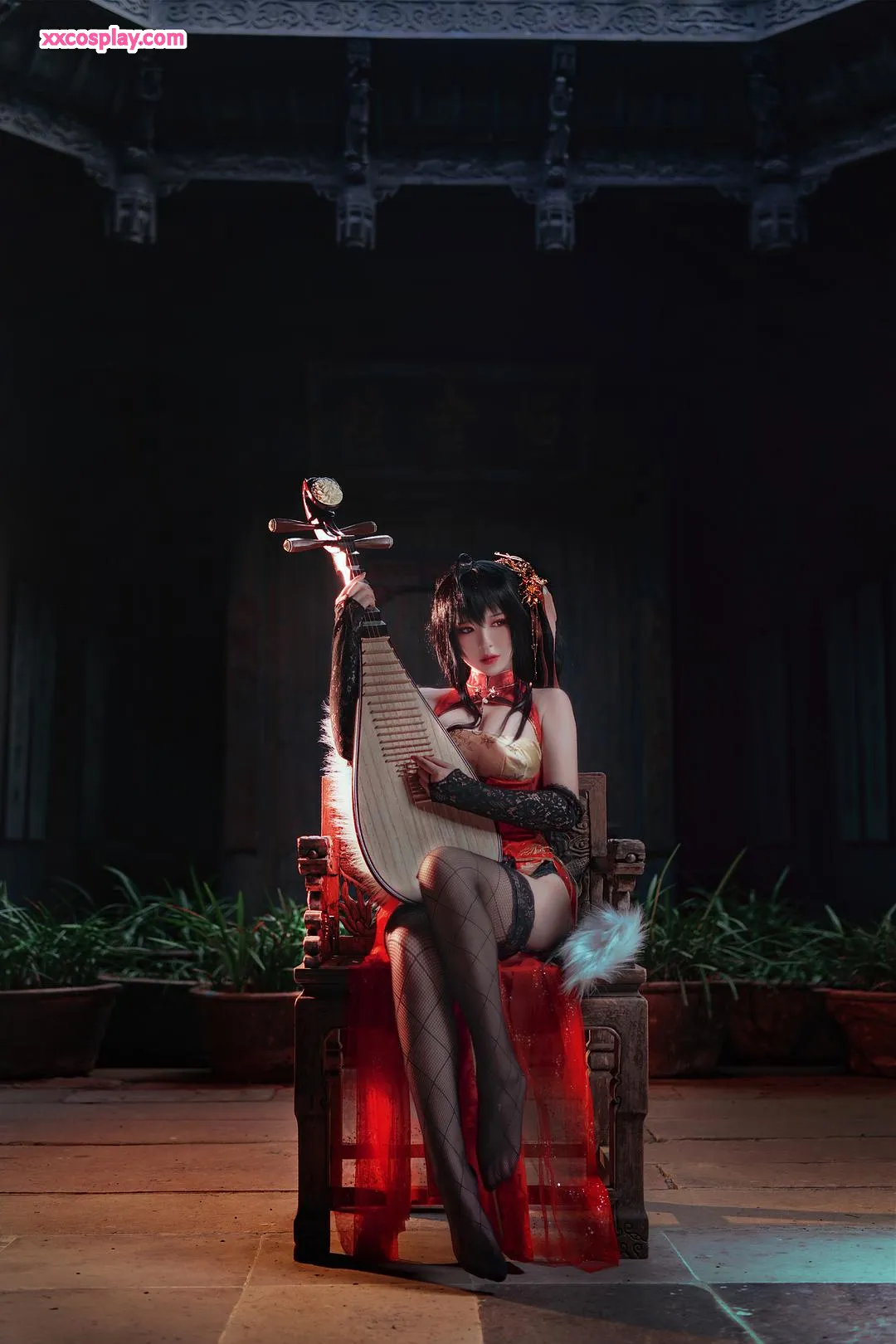 Banbanzi: Sultry Taihou Qipao